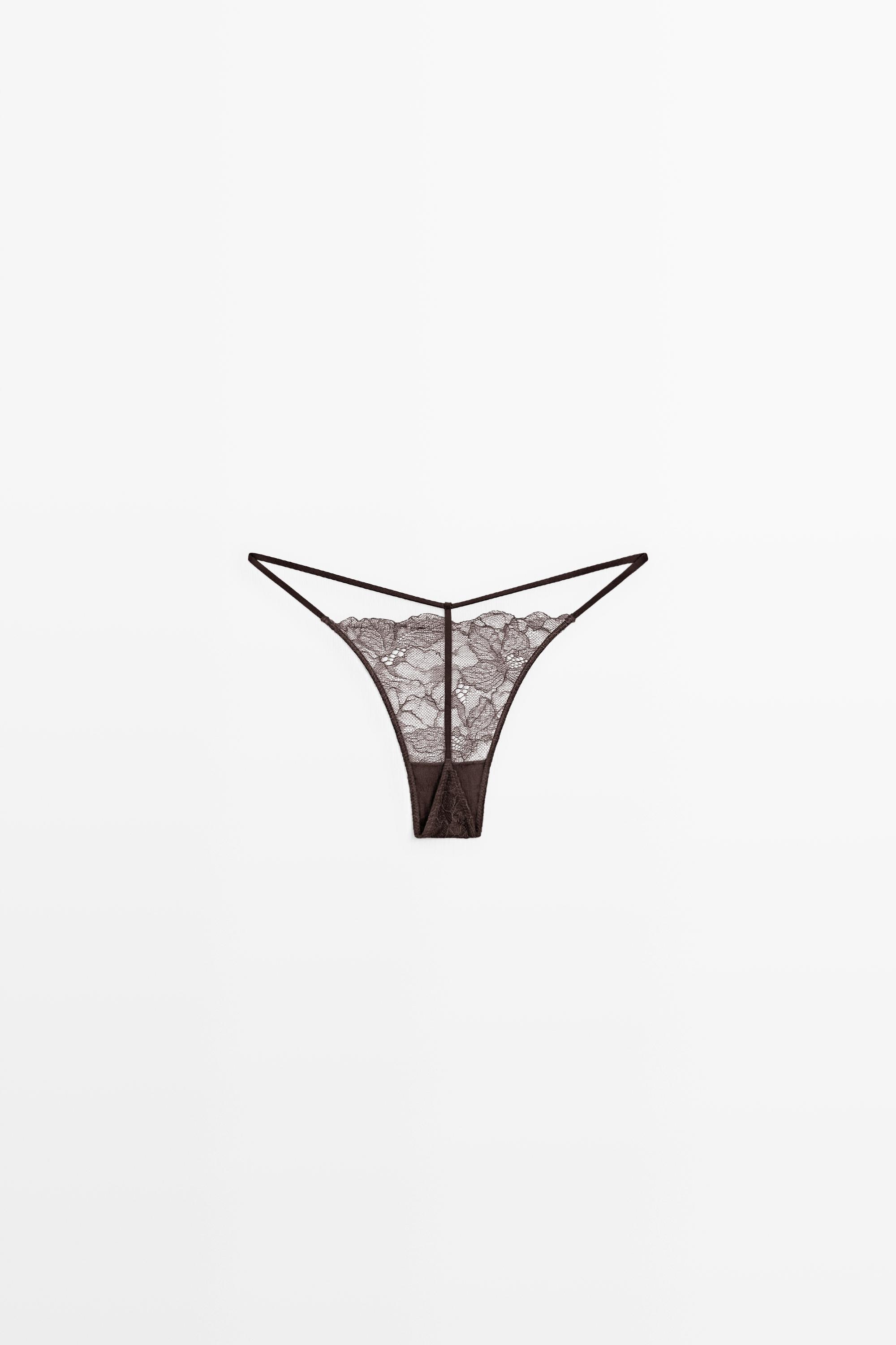 String en dentelle à bords festonnés